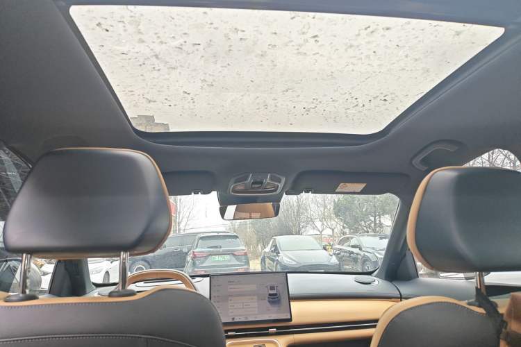 Used Geely Galaxy Xingjian 7 EM-i 2025 120km Exploration+ Version Headliner