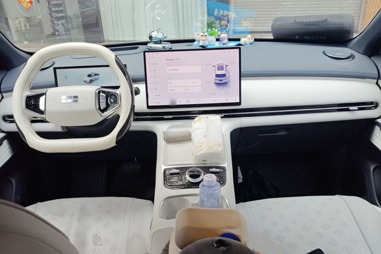 Used Geely Galaxy Xingjian 7 EM-i 2025 120km Exploration+ Version Interior 2