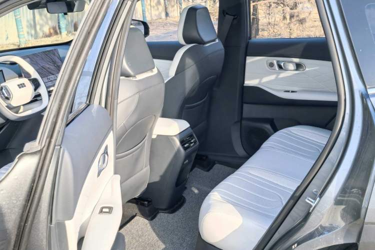 Used Geely Galaxy Xingjian 7 EM-i 2025 120km Exploration+ Version Interior 3