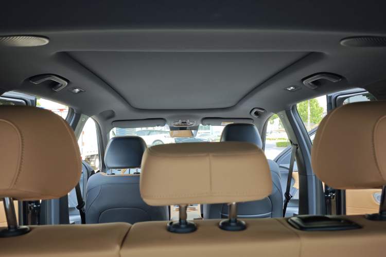 Used Geely Galaxy Xingjian 7 EM-i 2025 55km Exploration Edition Interior 3