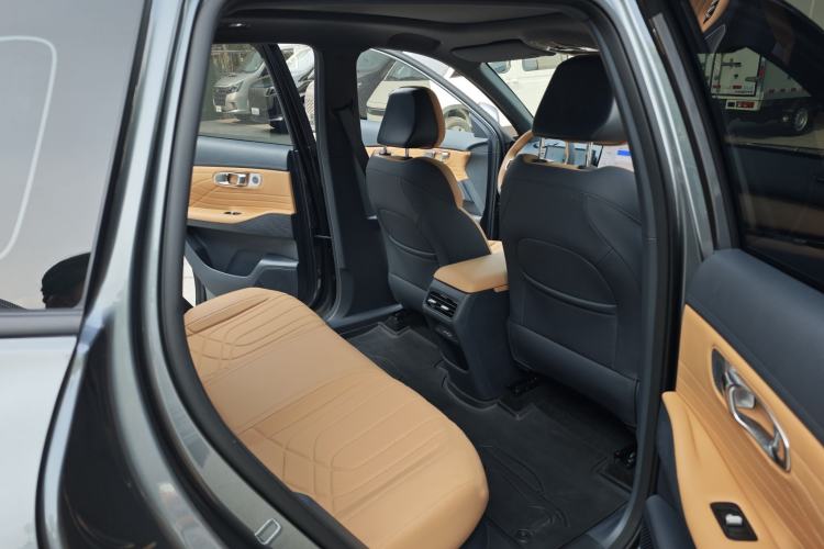 Used Geely Galaxy Xingjian 7 EM-i 2025 55km Exploration Edition Interior 4