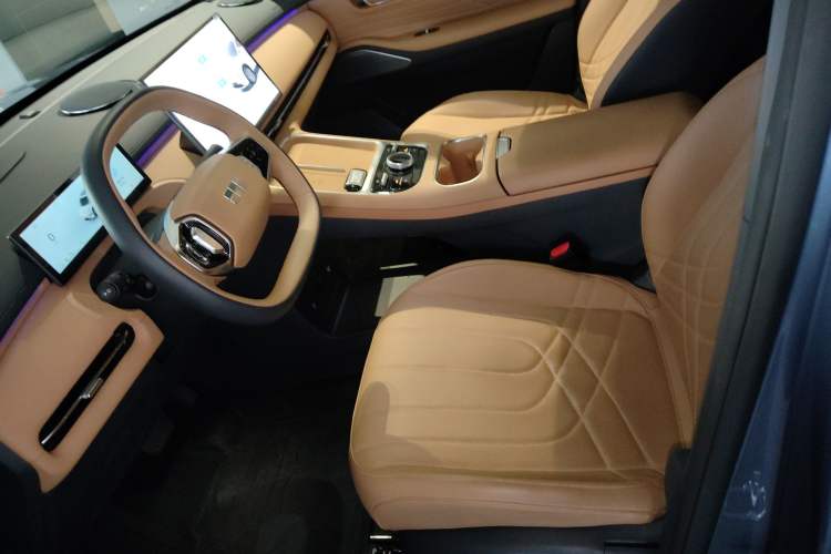 Used Geely Galaxy Xingjian 7 EM-i 2025 120km Navigator Edition Left Front Seat