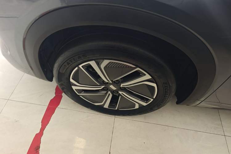 Used Geely Galaxy Xingjian 7 EM-i 2025 120km Exploration+ Version Left Front Wheel Hub