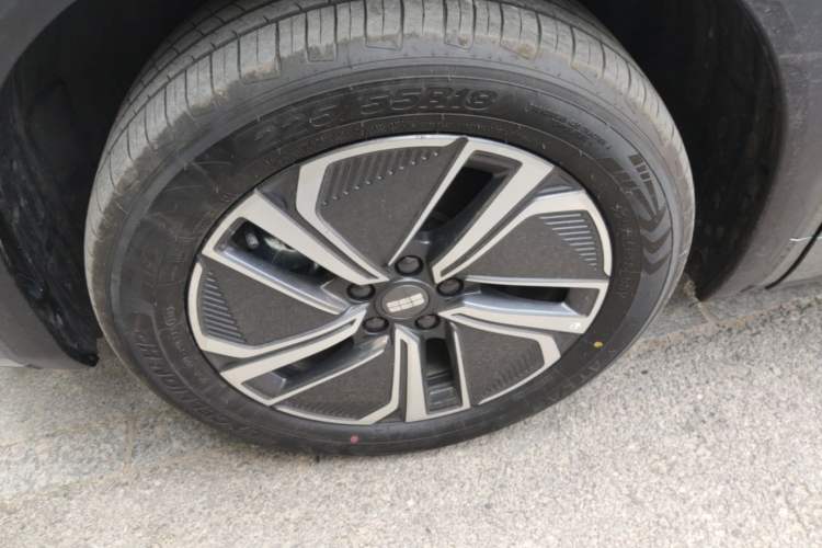 Used Geely Galaxy Xingjian 7 EM-i 2025 120km Exploration+ Version Left Front Wheel Hub