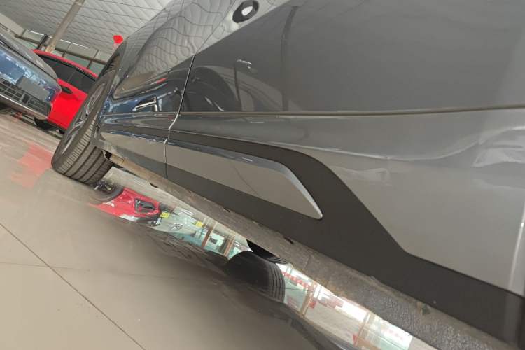 Used Geely Galaxy Xingjian 7 EM-i 2025 120km Exploration+ Version Left Side Sill