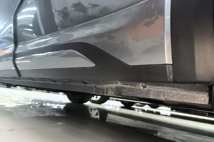 Used Geely Galaxy Xingjian 7 EM-i 2025 120km Exploration+ Version Left Side Sill