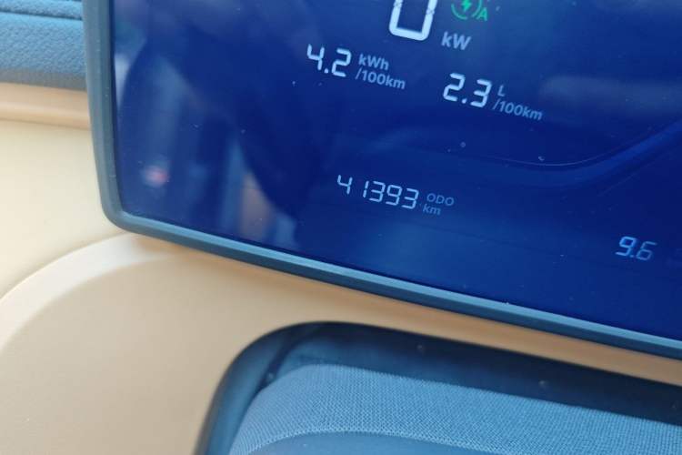 Used Geely Galaxy Xingjian 7 EM-i 2025 120km Launch+ Version Odometer Close Up