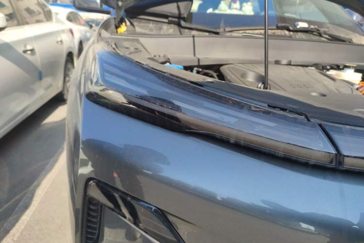 Used Geely Galaxy Xingjian 7 EM-i 2025 120km Exploration+ Version Right Front Headlight
