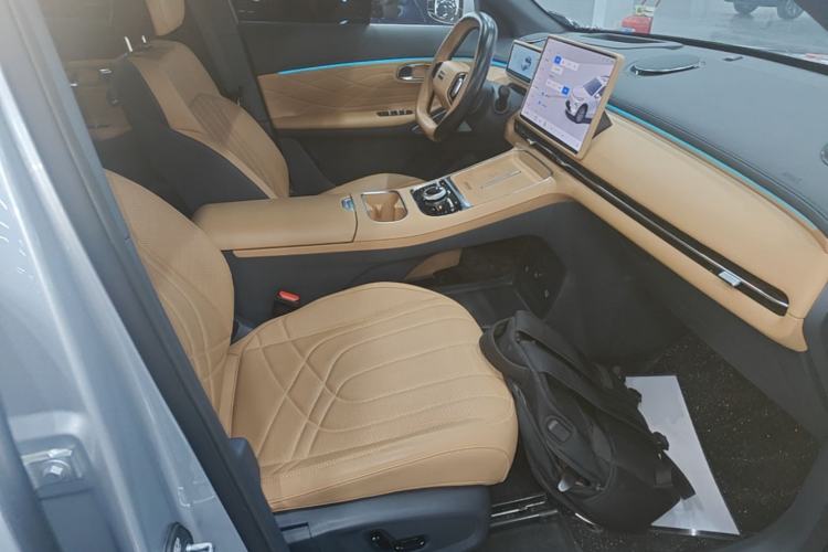 Used Geely Galaxy Xingjian 7 EM-i 2025 120km Navigator Edition Right Front Seat