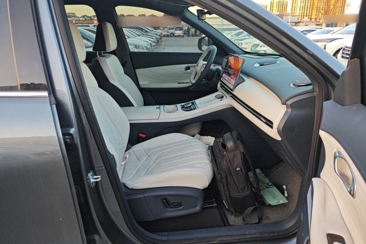 Used Geely Galaxy Xingjian 7 EM-i 2025 120km Exploration+ Version Right Front Seat