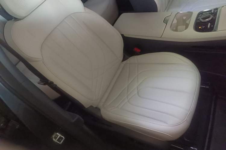 Used Geely Galaxy Xingjian 7 EM-i 2025 120km Exploration+ Version Right Front Seat