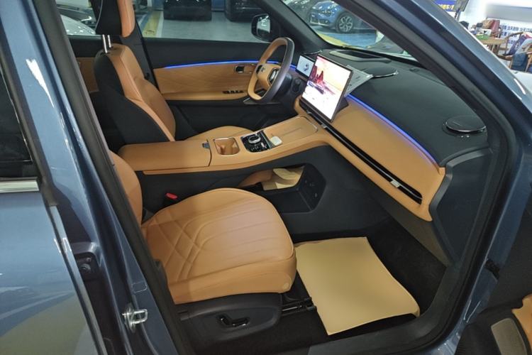 Used Geely Galaxy Xingjian 7 EM-i 2025 120km Navigator Edition Right Front Seat