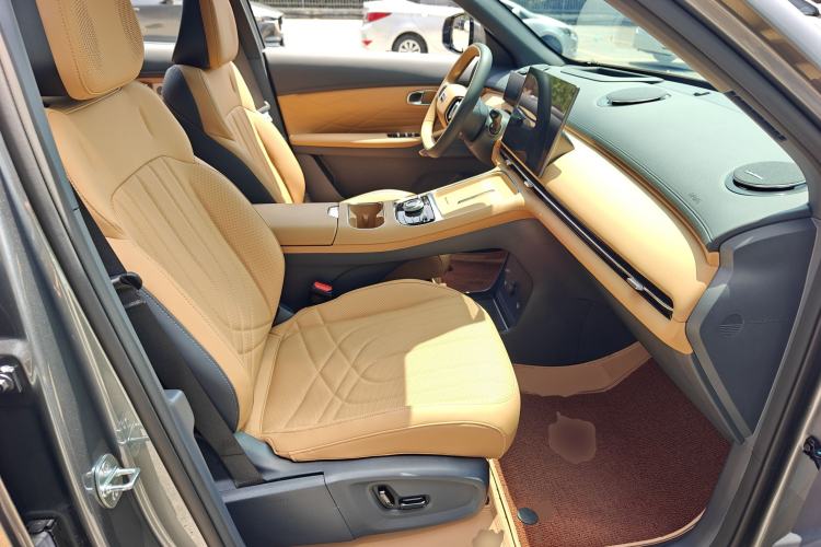 Used Geely Galaxy Xingjian 7 EM-i 2025 120km Exploration+ Version Right Front Seat