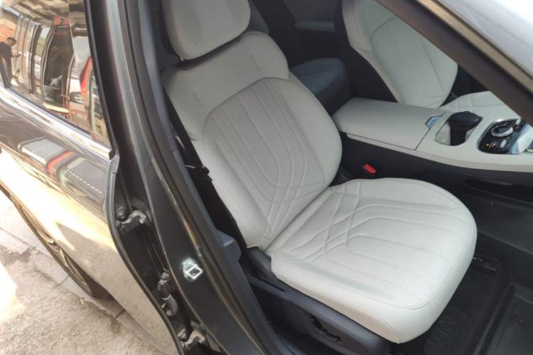 Used Geely Galaxy Xingjian 7 EM-i 2025 120km Exploration+ Version Right Front Seat
