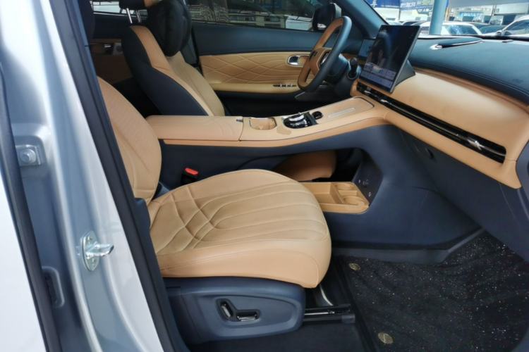 Used Geely Galaxy Xingjian 7 EM-i 2025 120km Exploration+ Version Right Front Seat