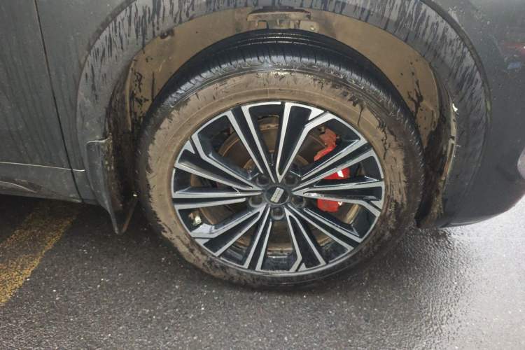 Used Geely Galaxy Xingjian 7 EM-i 2025 120km Navigator Edition Right Front Wheel Hub