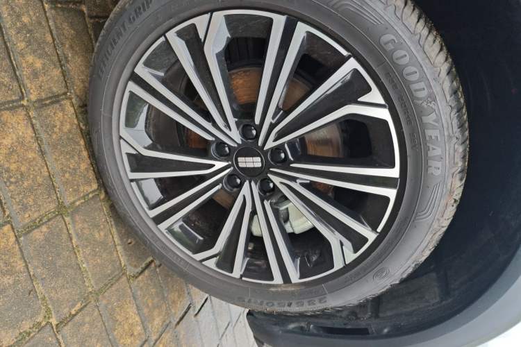 Used Geely Galaxy Xingjian 7 EM-i 2025 120km Navigator Edition Right Front Wheel Hub