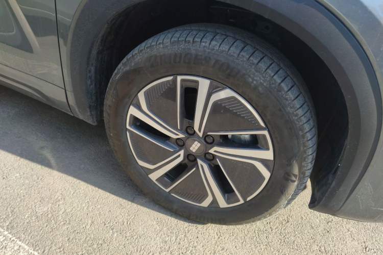 Used Geely Galaxy Xingjian 7 EM-i 2025 120km Exploration+ Version Right Front Wheel Hub