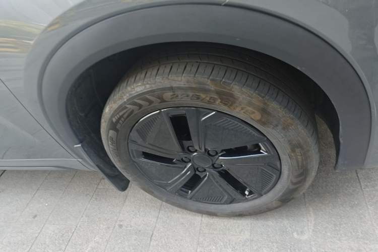 Used Geely Galaxy Xingjian 7 EM-i 2025 120km Launch+ Version Right Front Wheel Hub