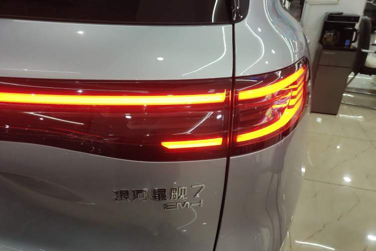 Used Geely Galaxy Xingjian 7 EM-i 2025 120km Navigator Edition Right Rear Taillight