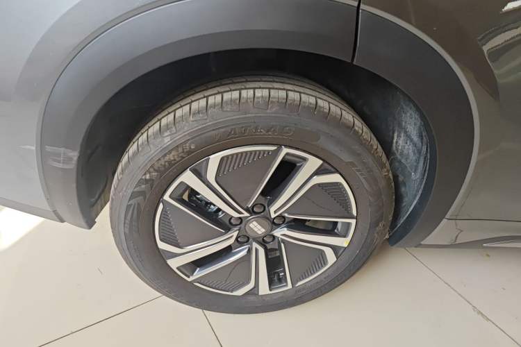 Used Geely Galaxy Xingjian 7 EM-i 2025 120km Exploration+ Version Right Rear Wheel Hub
