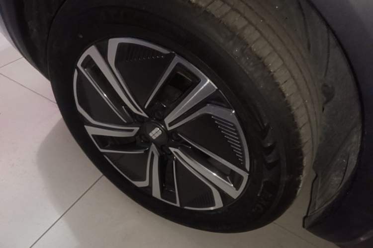 Used Geely Galaxy Xingjian 7 EM-i 2025 120km Exploration+ Version Right Rear Wheel Hub