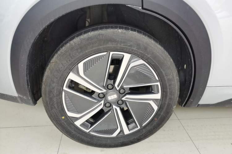 Used Geely Galaxy Xingjian 7 EM-i 2025 120km Exploration+ Version Right Rear Wheel Hub