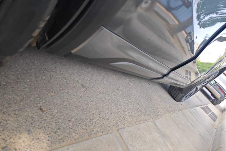 Used Geely Galaxy Xingjian 7 EM-i 2025 120km Navigator Edition Right Side Sill