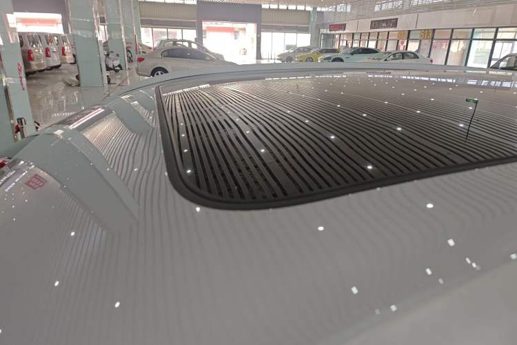 Used Geely Galaxy Xingjian 7 EM-i 2025 120km Launch+ Version Roof