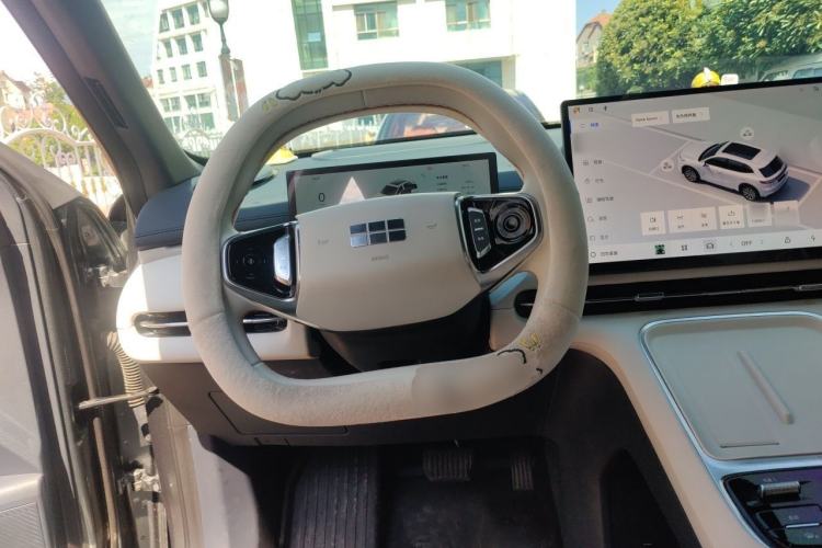 Used Geely Galaxy Xingjian 7 EM-i 2025 120km Navigator Edition Steering Wheel
