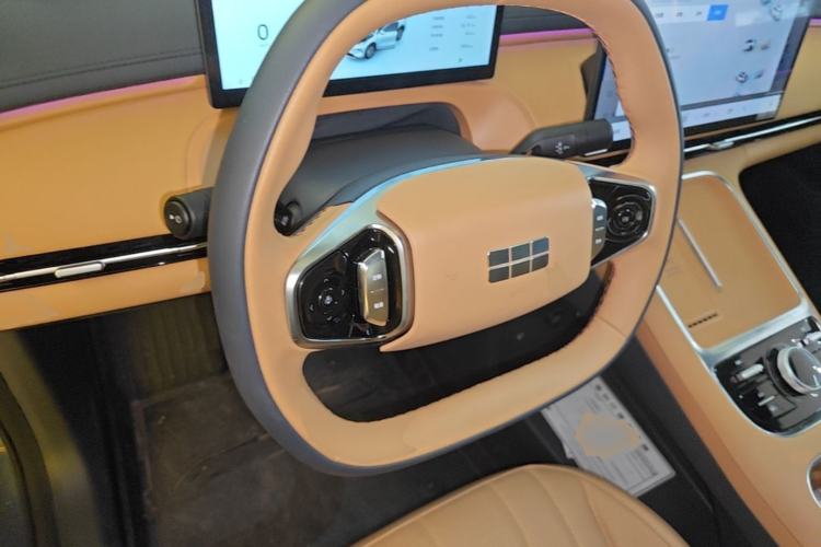 Used Geely Galaxy Xingjian 7 EM-i 2025 120km Navigator Edition Steering Wheel