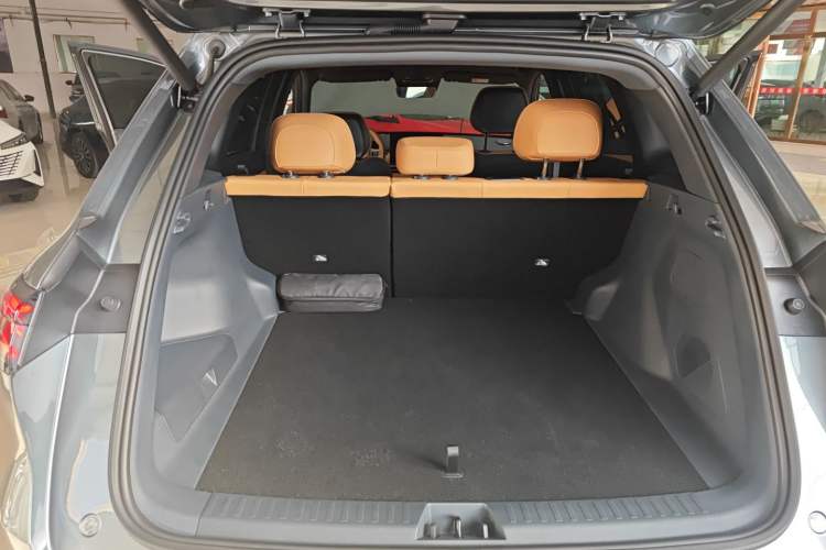 Used Geely Galaxy Xingjian 7 EM-i 2025 120km Exploration+ Version Trunk
