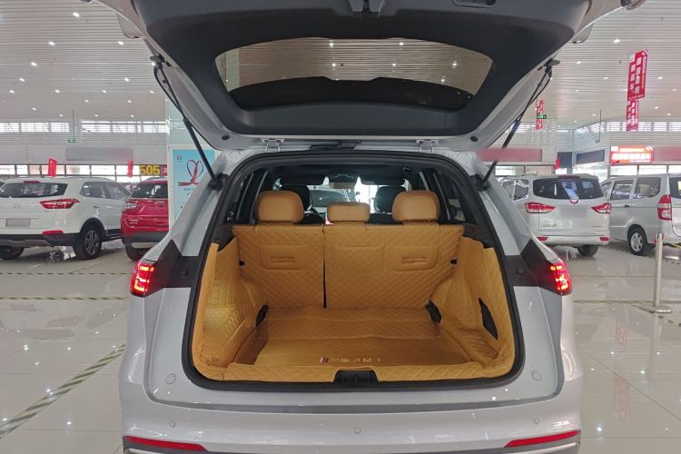 Used Geely Galaxy Xingjian 7 EM-i 2025 120km Launch+ Version Trunk