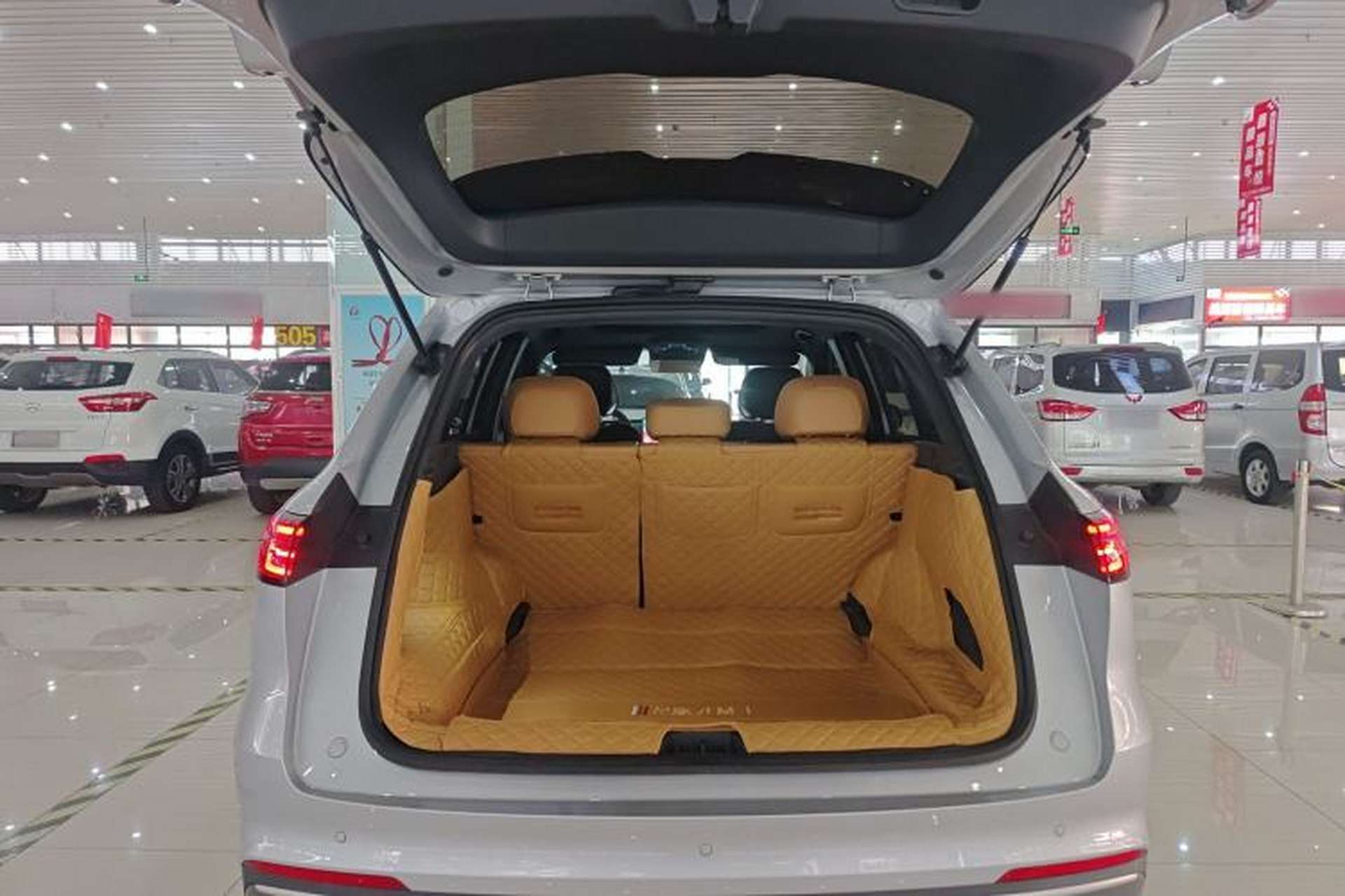 Used Geely Galaxy Xingjian 7 EM-i 2025 120km Launch+ Version Trunk