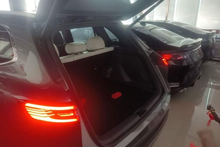 Used Geely Galaxy Xingjian 7 EM-i 2025 120km Exploration+ Version Trunk
