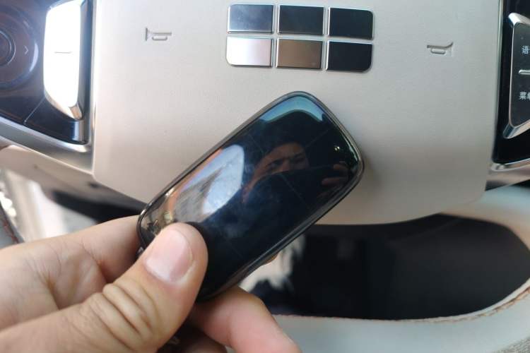 Used Geely Galaxy Xingjian 7 EM-i 2025 120km Navigator Edition Vehicle Key