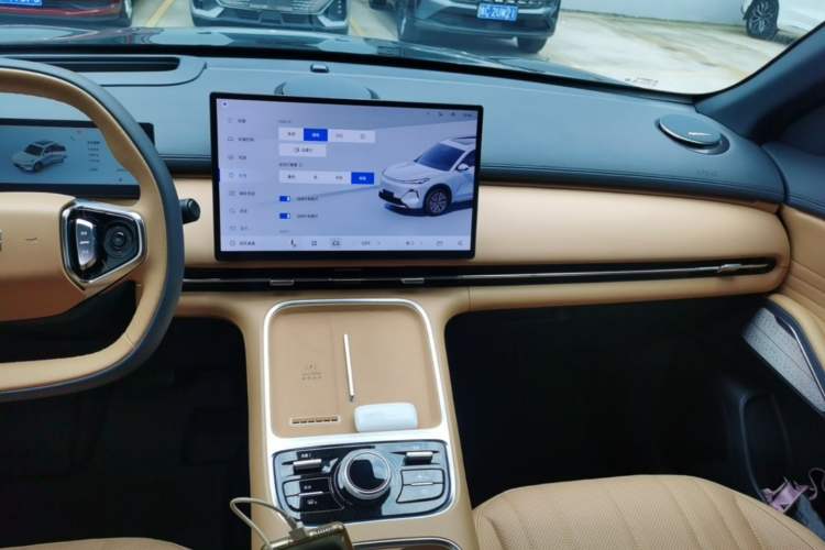 Used Geely Galaxy Xingjian 7 EM-i 2025 120km Navigator Edition Audio And AC Panel