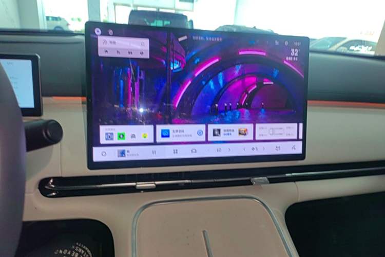 Used Geely Galaxy Xingjian 7 EM-i 2025 120km Navigator Edition Audio And AC Panel