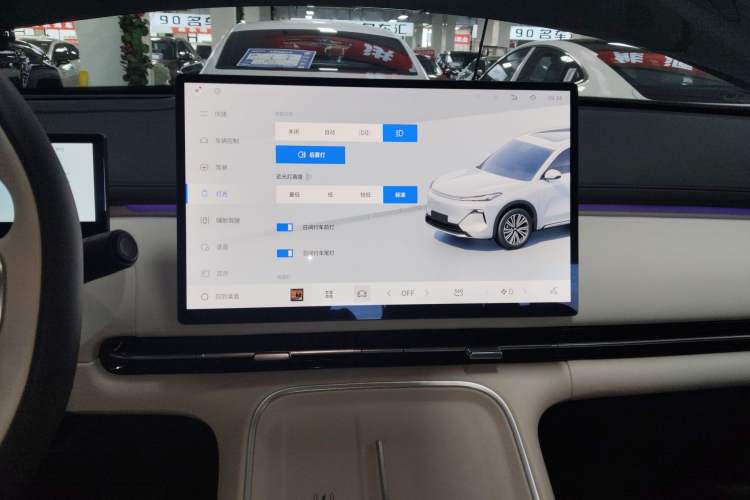 Used Geely Galaxy Xingjian 7 EM-i 2025 120km Navigator Edition Audio And AC Panel