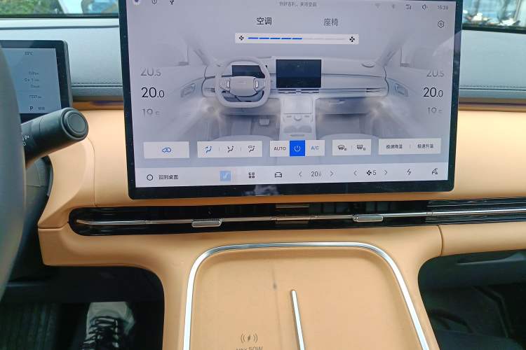 Used Geely Galaxy Xingjian 7 EM-i 2025 120km Navigator Edition Audio And AC Panel