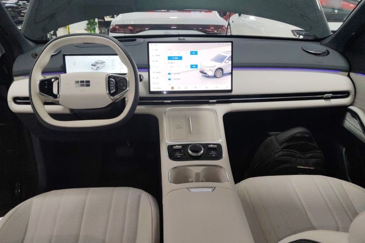 Used Geely Galaxy Xingjian 7 EM-i 2025 120km Navigator Edition Center Console