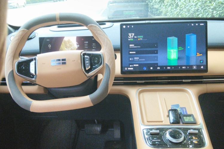 Used Geely Galaxy Xingjian 7 EM-i 2025 120km Exploration+ Version Center Console