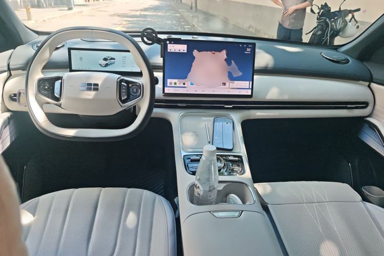 Used Geely Galaxy Xingjian 7 EM-i 2025 120km Exploration+ Version Center Console