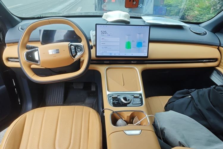 Used Geely Galaxy Xingjian 7 EM-i 2025 120km Launch+ Version Center Console