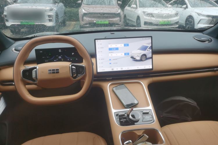 Used Geely Galaxy Xingjian 7 EM-i 2025 120km Launch+ Version Center Console