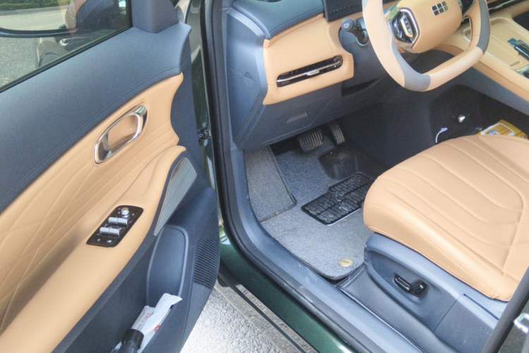 Used Geely Galaxy Xingjian 7 EM-i 2025 120km Exploration+ Version Driver Seat
