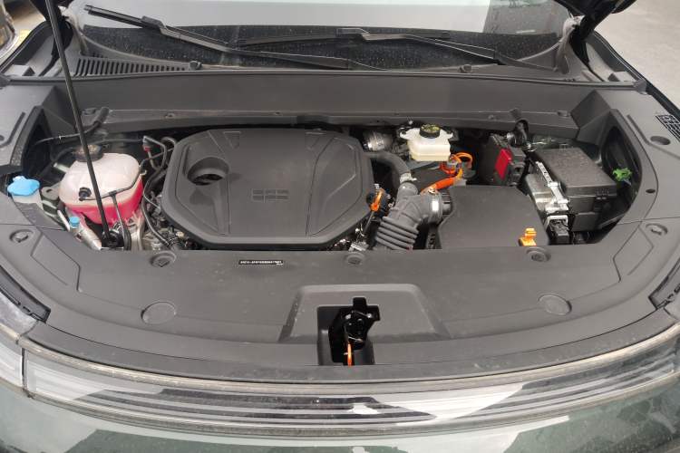 Used Geely Galaxy Xingjian 7 EM-i 2025 120km Navigator Edition Engine Bay