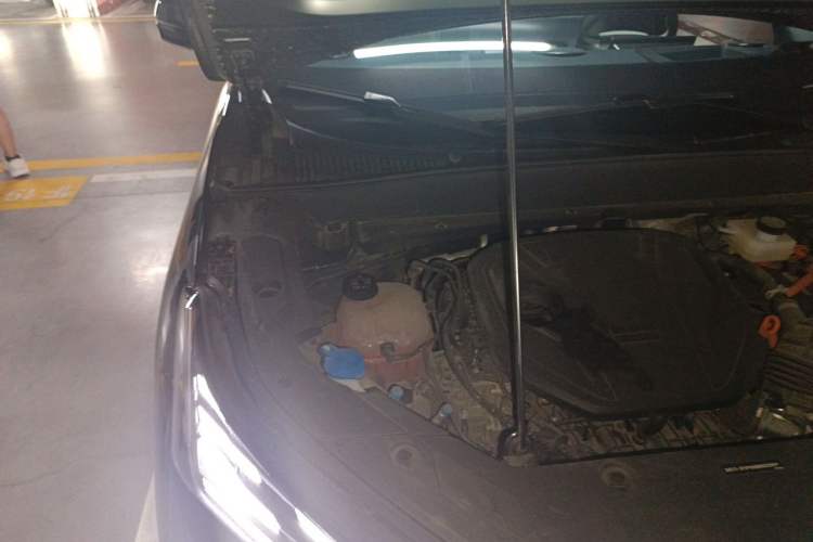 Used Geely Galaxy Xingjian 7 EM-i 2025 120km Navigator Edition Engine Bay Right