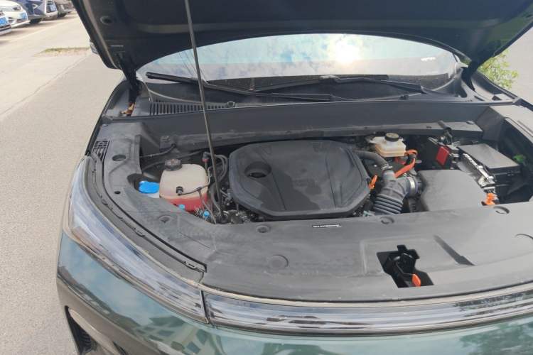 Used Geely Galaxy Xingjian 7 EM-i 2025 120km Navigator Edition Engine Bay Right