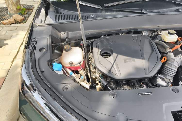 Used Geely Galaxy Xingjian 7 EM-i 2025 120km Exploration+ Version Engine Bay Right